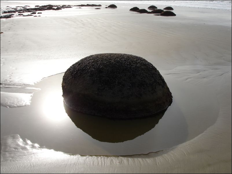 DSC01142_moeraki_boulders